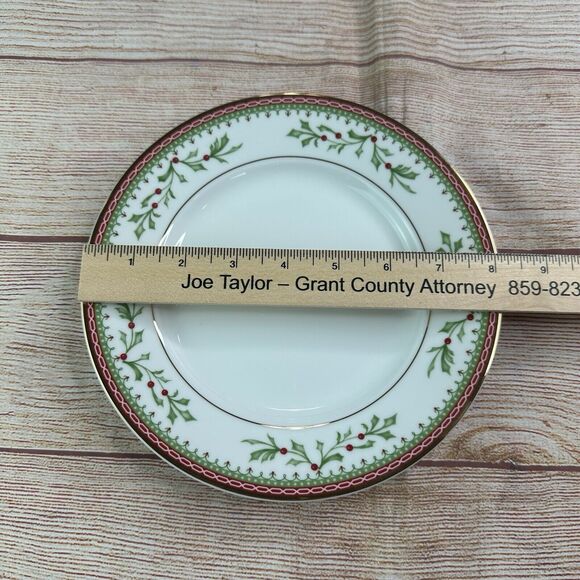 Mikasa Holiday Traditions Holly & Berries Salad Plate - 8” Retired - Picture 2 of 4